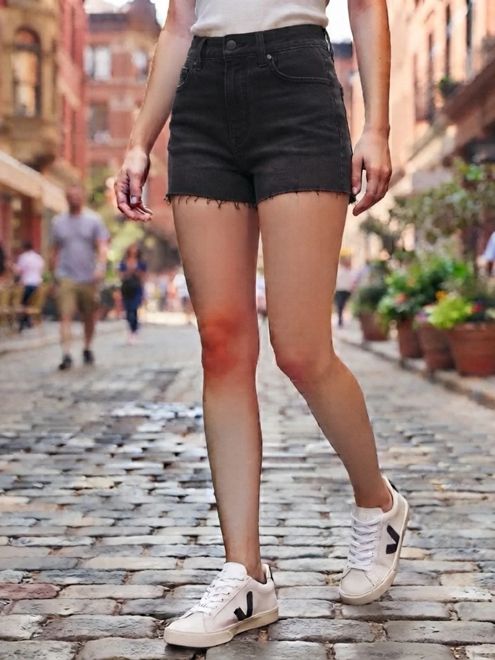 Adika Black High-Rise Raw Hem Denim Shorts size 25